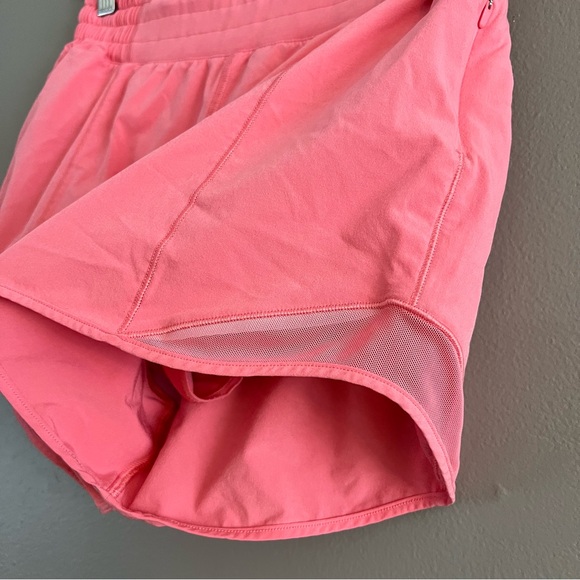 Lululemon Shorts Women’s Pink Hotty Hot Lined Run Yoga Gym 4” Inseam Sz 6 - Picture 3 of 15
